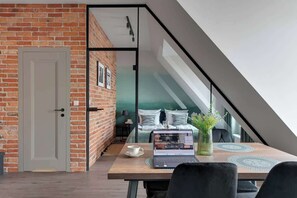 Bügeleisen/Bügelbrett, Reisekinderbett, WLAN, Bettwäsche