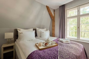 Bügeleisen/Bügelbrett, Reisekinderbett, WLAN, Bettwäsche