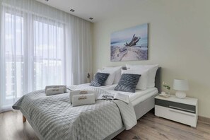 Bügeleisen/Bügelbrett, Reisekinderbett, WLAN, Bettwäsche