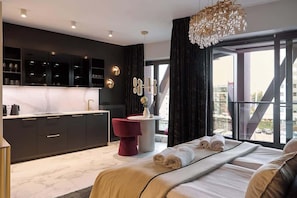Iron/ironing board, travel cot, WiFi, bed sheets - High Stay Granaria  Golden Marina | Bathtub & View (Gdańsk)