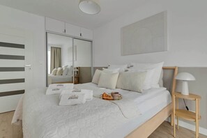 Bügeleisen/Bügelbrett, Reisekinderbett, WLAN, Bettwäsche