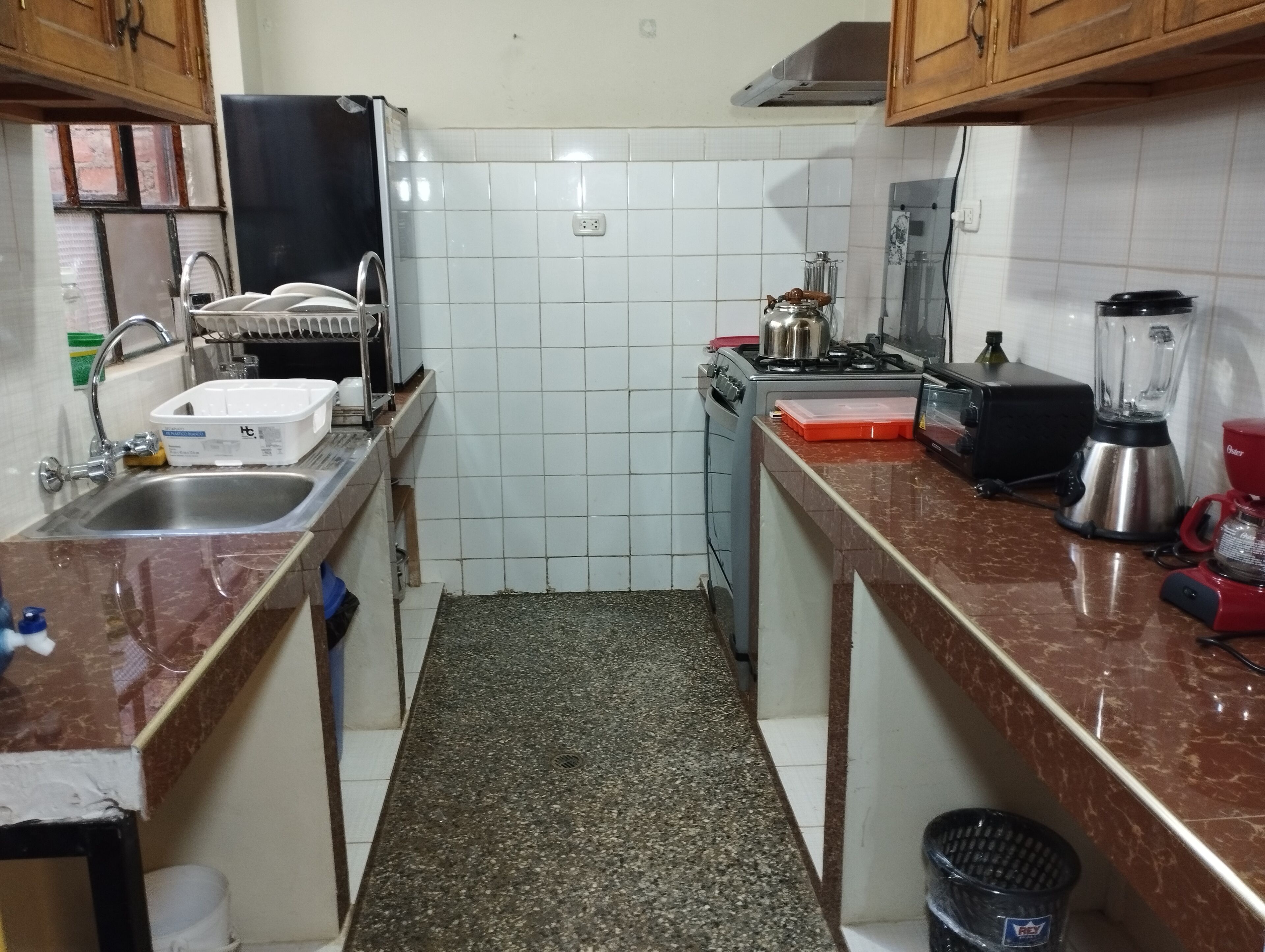 Basic Apartment, City View | Private kitchen