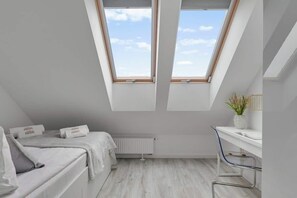Iron/ironing board, travel cot, WiFi, bed sheets - Aura III 50 | Riverside | City Center (Gdańsk)