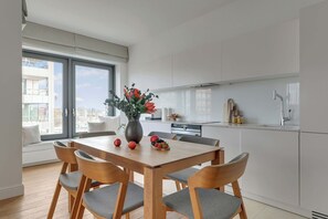 Dining - Brabank 19 | Riverside & Balcony | Parking (Gdańsk)