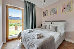 Bügeleisen/Bügelbrett, Reisekinderbett, WLAN, Bettwäsche