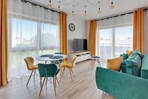 TV, offices - Nadmotławie 77 | Riverside | Sauna & Gym (Gdańsk)
