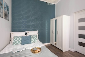 Iron/ironing board, travel crib, WiFi, bed sheets - Near Center | Rakowicka 14 (Kraków)