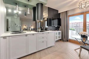 Coffee/tea maker, fridge, microwave, oven - Nadmotławie 85 | Riverside | Sauna & Gym (Gdańsk)