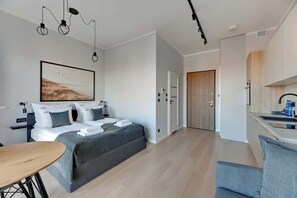 Bügeleisen/Bügelbrett, Reisekinderbett, WLAN, Bettwäsche
