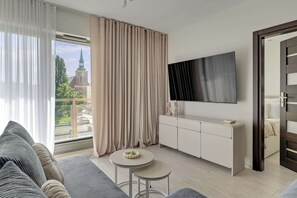 TV - Waterlane SPA F19 | Spa, Pool & Gym | Riverside (Gdańsk)