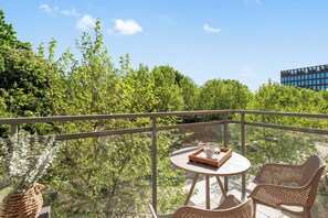 Outdoor dining - Perfect Location | 2 Bedrooms | Garnizon Grande (Gdańsk)