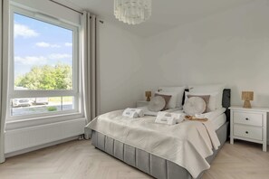 Bügeleisen/Bügelbrett, Reisekinderbett, WLAN, Bettwäsche