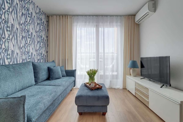 TV - Aura Island 64 | Riverside | City Center & Parking (Gdańsk)