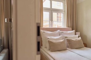 Bügeleisen/Bügelbrett, Reisekinderbett, WLAN, Bettwäsche
