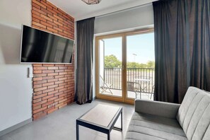 TV, offices - Nadmotławie 30 | Riverside | Sauna & Gym (Gdańsk)