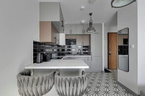 Coffee/tea maker, fridge, oven, stovetop - Nadmotławie 75 | Riverside | Sauna & Gym (Gdańsk)