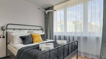 Bügeleisen/Bügelbrett, Reisekinderbett, WLAN, Bettwäsche