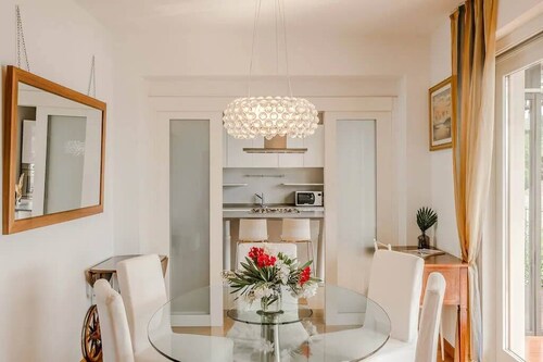 Villa Arona 4br/2ba Sleeping up to 14 Guests