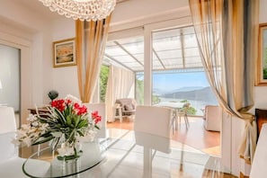 Ảnh chưa phân loại, 4 trong số 43 ảnh, nút