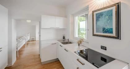 Villa Arona 4br/2ba Sleeping up to 14 Guests