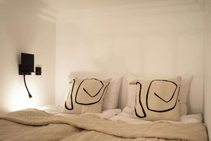 Bügeleisen/Bügelbrett, Reisekinderbett, WLAN, Bettwäsche
