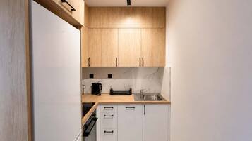 Geladeira, fogão, cooktop, lava-louças