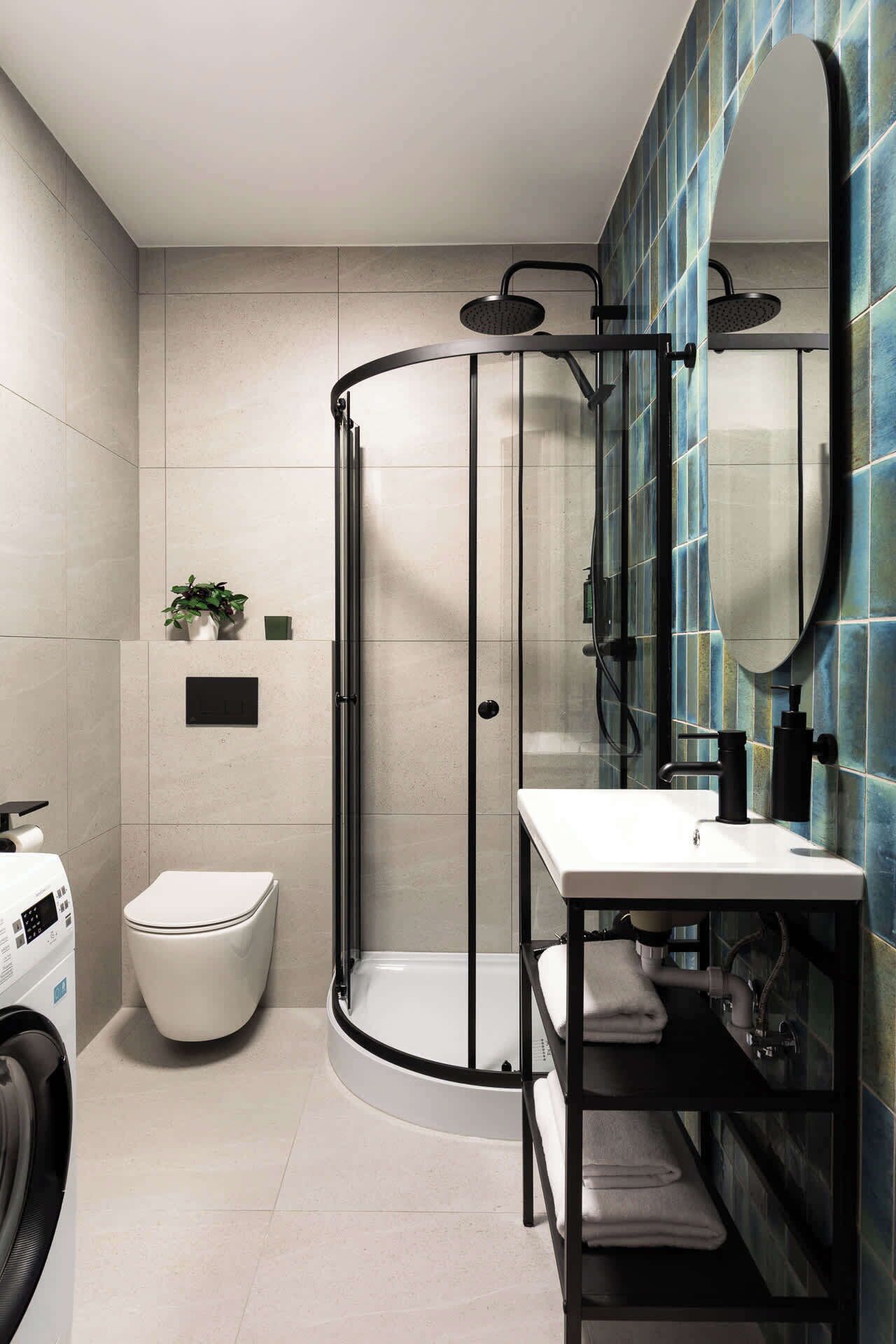 Shower, hair dryer, towels, shampoo