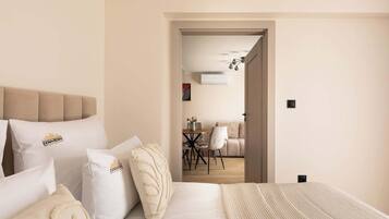Iron/ironing board, travel cot, WiFi, bed sheets