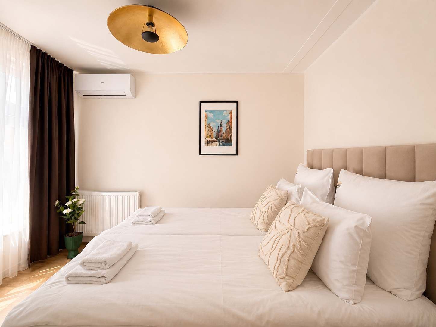 Iron/ironing board, travel crib, WiFi, bed sheets
