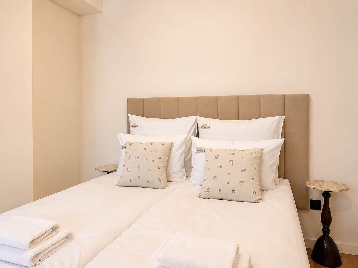 Iron/ironing board, travel crib, WiFi, bed sheets