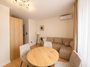 Interior - Kraków Bohaterów Września 3 | AC | Parkside (Kraków)
