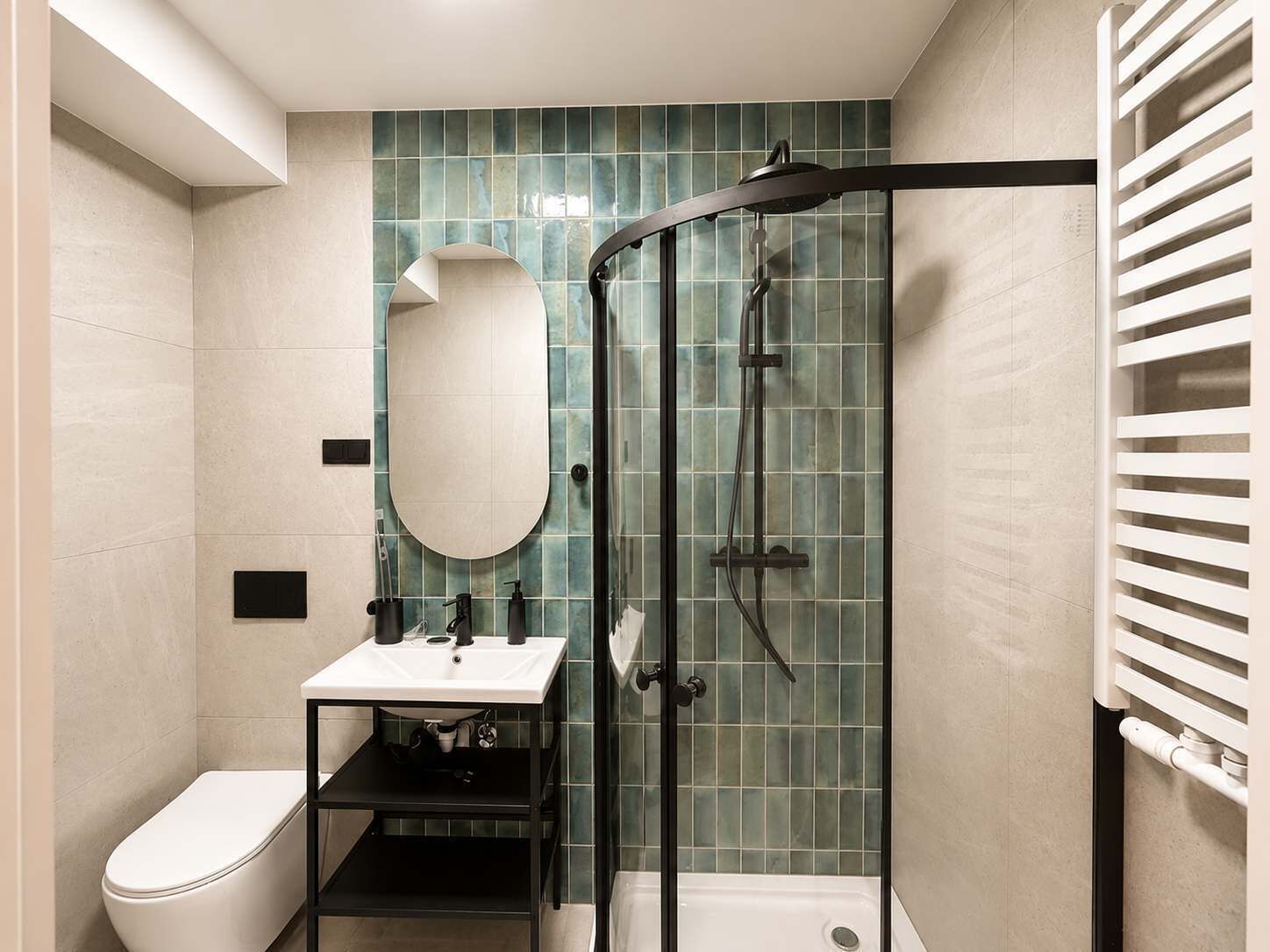 Shower, hair dryer, towels, shampoo