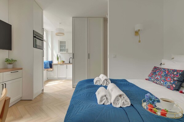 Bügeleisen/Bügelbrett, Reisekinderbett, WLAN, Bettwäsche
