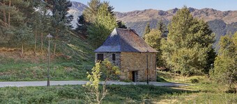 Chalet 'Cabaña Vento Norte' con vistas a la montaña y jardín privado
