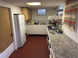 Private kitchen - Garden level 2-bedroom private unit in house in welcoming Ann Arbor neighborhood (Ann Arbor)
