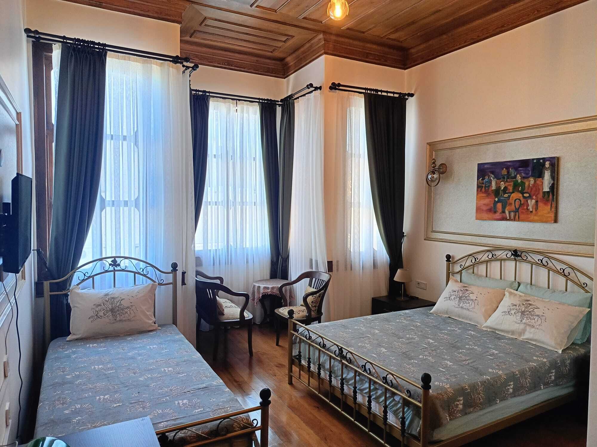 Deluxe Triple Room, City View | Egyptian cotton sheets, premium bedding, minibar, in-room safe