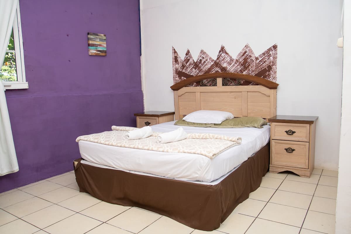Comfort Double or Twin Room, Ensuite, Mountainside | Laptop workspace