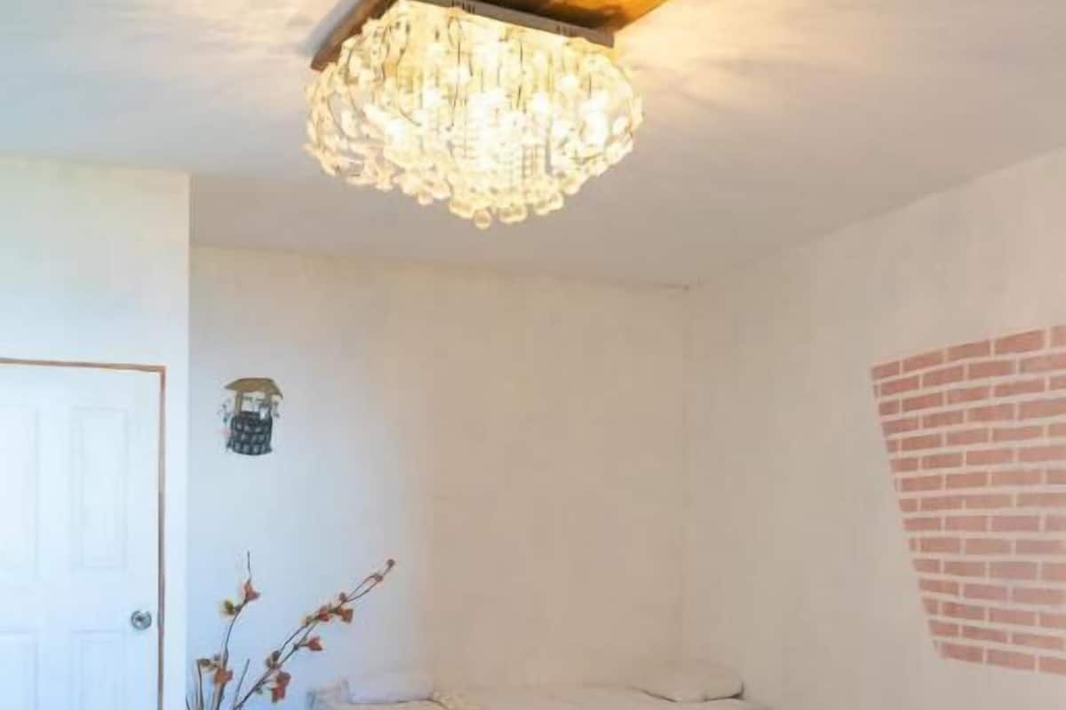 Chambre avec lits jumeaux, patio | Espace de travail pour ordinateur portable