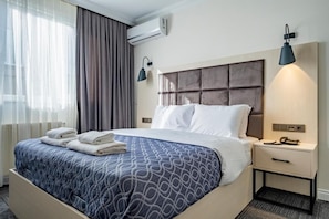 Deluxe-Doppelzimmer, Nichtraucher | Schreibtisch, Bügeleisen/Bügelbrett, kostenloses WLAN