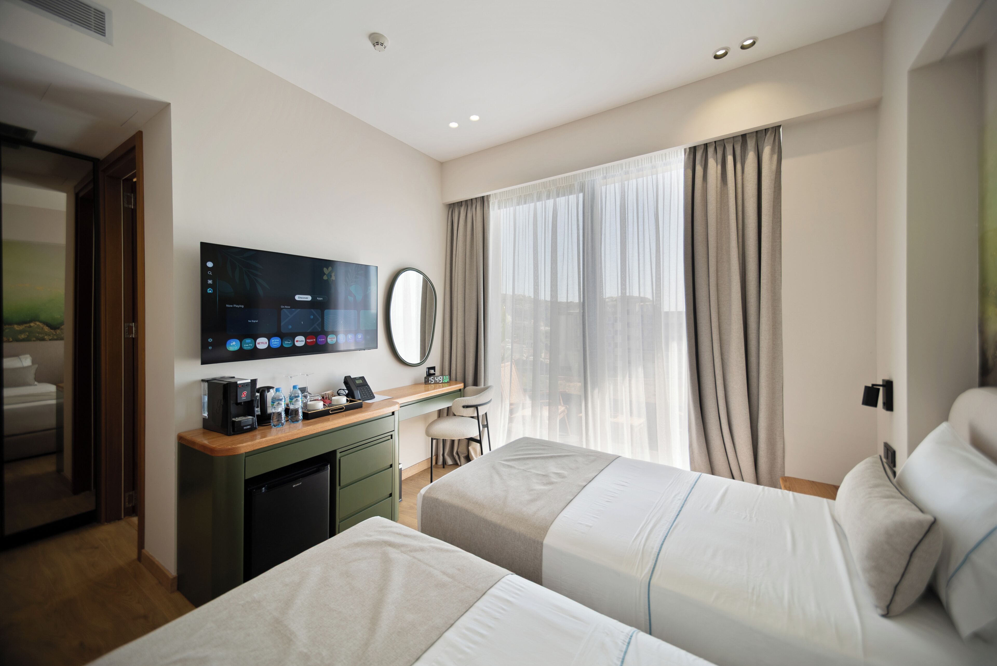 Minibar, bureau, Wi-Fi gratuit, draps fournis
