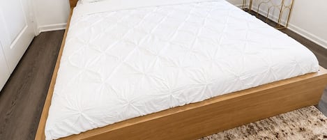 3 bedrooms, iron/ironing board, WiFi, bed sheets