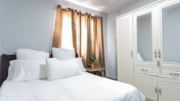 3 bedrooms, iron/ironing board, free WiFi, bed sheets
