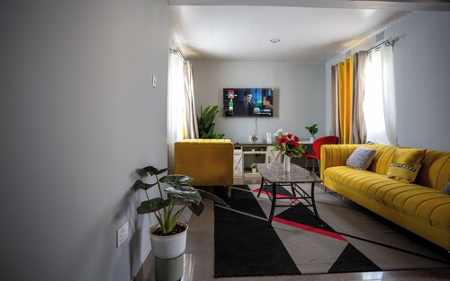 Spot on Home- PHI Location
offers an ideal starting point to experience Lusaka.