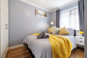 Bügeleisen/Bügelbrett, Reisekinderbett, WLAN, Bettwäsche