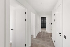 Interior - Stunning Views Modern London Apartment with ac (Greater London)