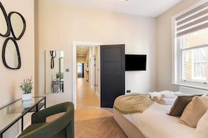 Bügeleisen/Bügelbrett, Reisekinderbett, WLAN, Bettwäsche