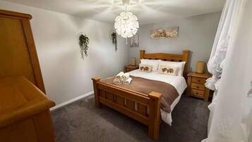 4 bedrooms, free WiFi, bed sheets