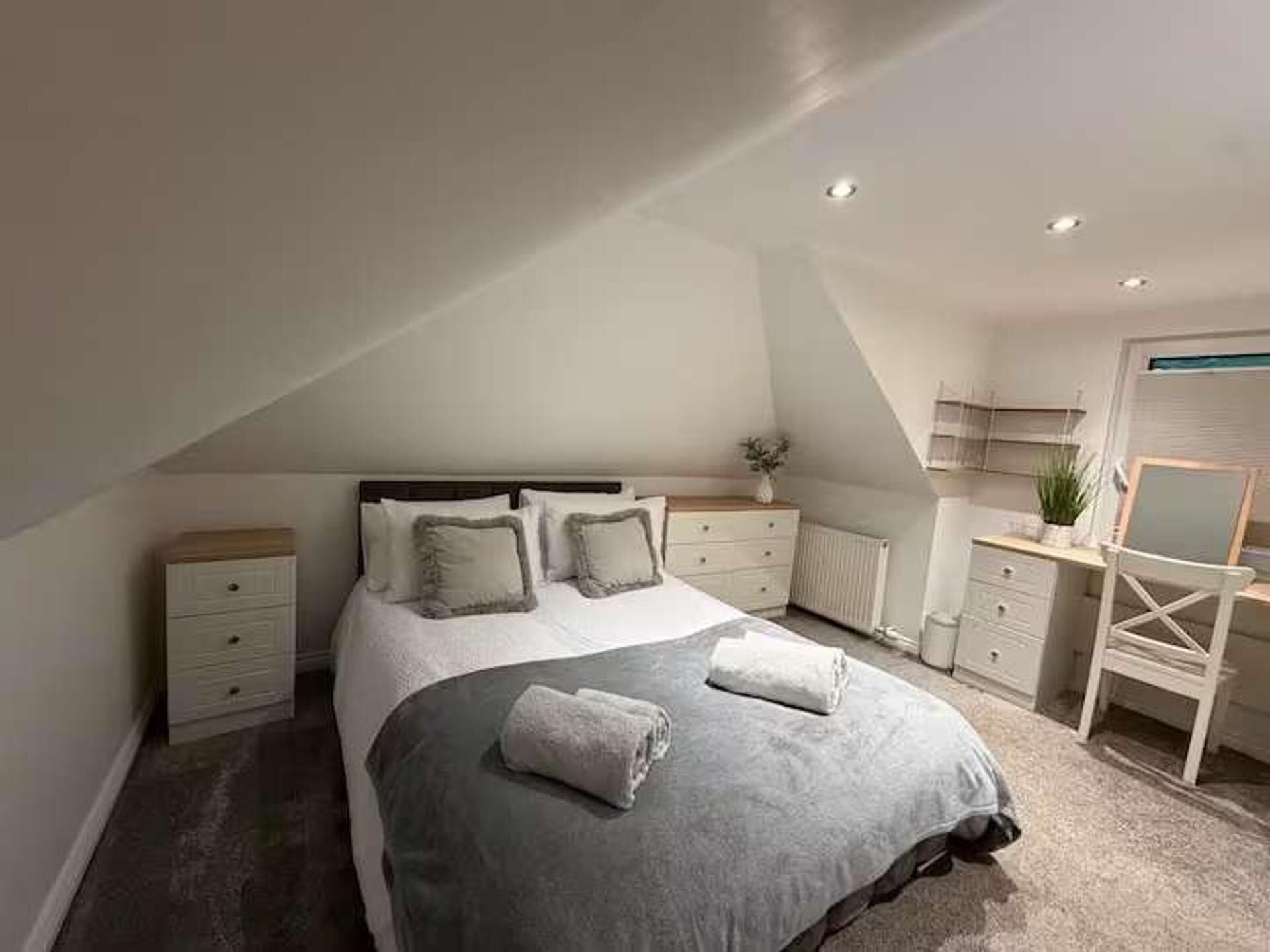4 habitaciones, wifi gratis y ropa de cama 