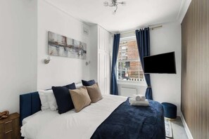 Bügeleisen/Bügelbrett, Reisekinderbett, WLAN, Bettwäsche