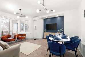 Dining - High-End 3-Bedroom Residence With Garden (Greater London)
